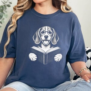 T-shirt Beagle, Cadeau pour amoureux des Beagles, T-shirt pour passionnés de lecture, T-shirt pour lecteurs et bibliophiles, T-shirt avec un chien qui lit, T-shirt bibliothèque, T-shirt livres image 10