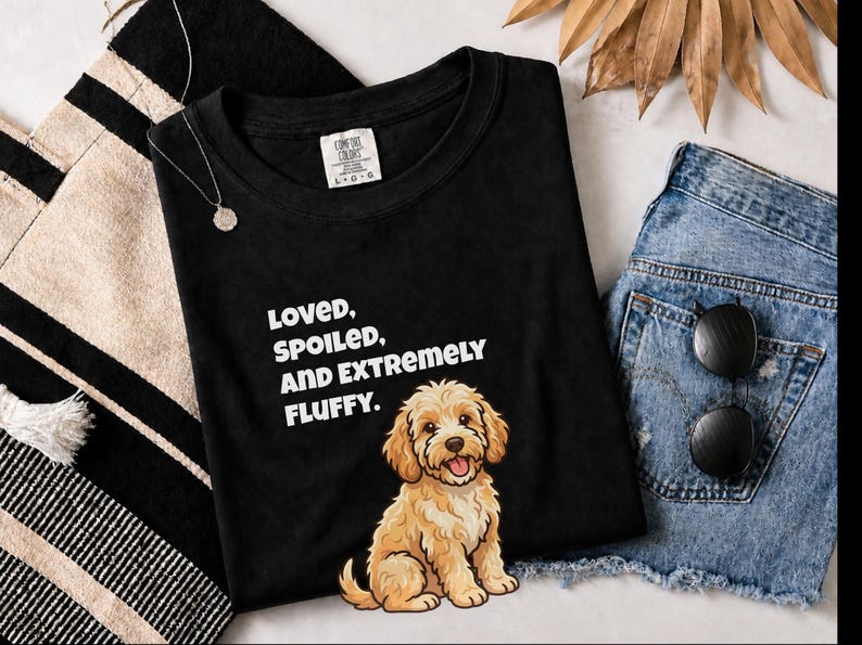 T-shirt Comfort Colors pour maman de Cockapoo, T-shirt « Aimée, gâtée et extrêmement douce », T-shirt pour propriétaire de Goldendoodle, Vêtements pour amoureux des chiens Cavapoo image 9