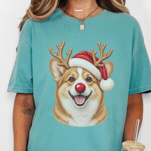 Sudadera navideña de Corgi, camiseta festiva navideña para perros, regalo navideño para dueños de perros, sudadera de cuello redondo para mamás de Corgi imagen 2