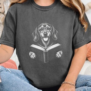 Camiseta de lectura para perros salchicha, regalo para amantes de los libros, camiseta de biblioteca para perros salchicha, regalo para mamás de perros salchicha, camiseta de biblioteca para perros salchicha imagen 4