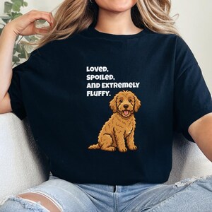 Comfort Colors ゴールデンラブラドゥードル ドッグマム スウェットシャツ、愛されて、甘やかされて、とってもふわふわ、ブラウン ゴールデンドゥードル オーナー クルーネック 画像 7