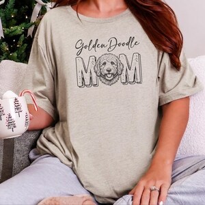 Golden Doodle mamma-tröja, lockig hundmamma-tröja, Goldendoodle-älskare-tröja, hundägare-presenter för husdjursälskare, rolig unik hund-t-shirt för kvinnor bild 4