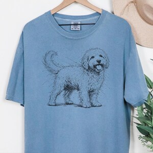 Comfort Colors Goldendoodle hondenshirt, Goldendoodle schets T-shirt, cadeau voor Goldendoodle mama en papa, handgetekend portret van een huisdiereigenaar afbeelding 6