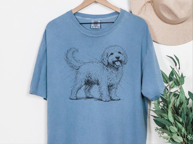 Comfort Colors Goldendoodle hondenshirt, Goldendoodle schets T-shirt, cadeau voor Goldendoodle mama en papa, handgetekend portret van een huisdiereigenaar afbeelding 6