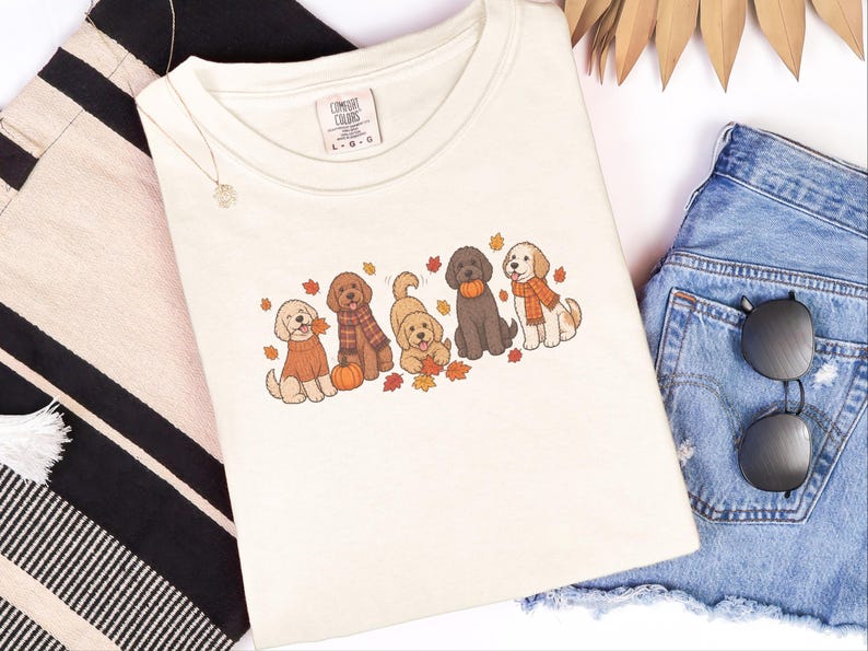Camiseta Goldendoodle de otoño, regalo para mamás Goldendoodle, camiseta de hojas de otoño, suéter para amantes de los perros con estampado de calabazas, prenda acogedora para la temporada. imagen 6