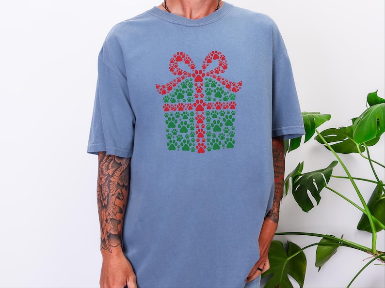 Christmas 2026 Shirt, Christmas Dog Mom Gift, Festive Pet Lover Tee, Holiday Dog Shirt image 2
