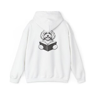 T-shirt met Maltipoo-hond, cadeau voor Maltipoo-moeder, T-shirt voor boekenwurm, T-shirt voor lezende hond, cadeau voor bibliothecaris, T-shirt voor hondenliefhebber met boeken, T-shirt voor boekenwurm afbeelding 12
