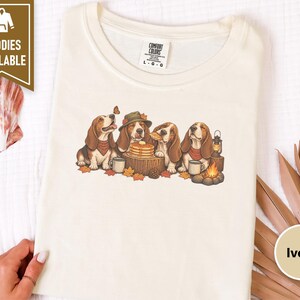 Basset Hound Shirt, Fall Camping Gift, Autumn Hound Dog Tee, Basset Hound Mom Sweatshirt, Camping Dog Lover Gift Bild 8