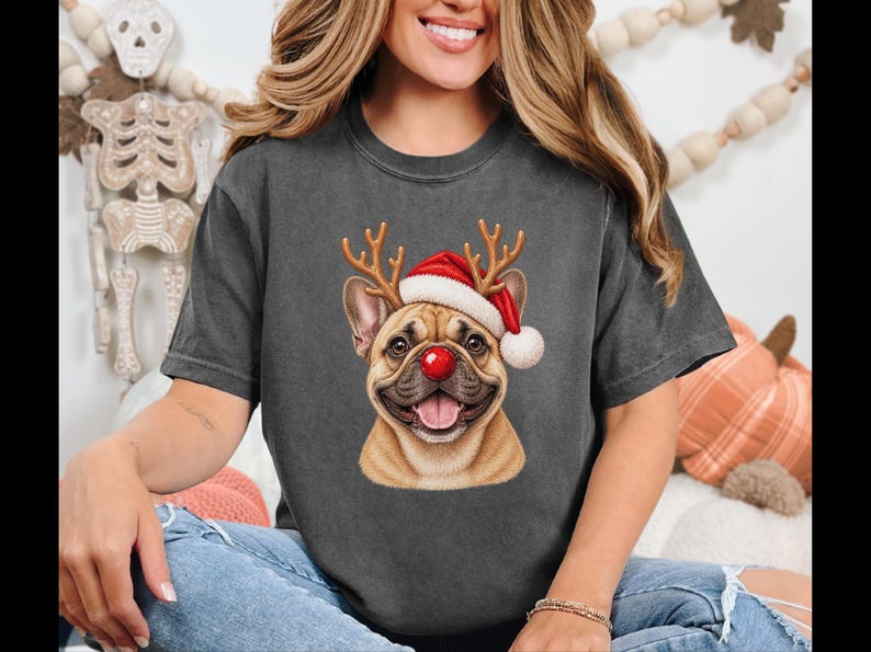 Maglietta natalizia con bulldog francese, regalo per la mamma di un cane per le feste, felpa festiva con bulldog francese, maglietta natalizia con cucciolo, per gli amanti del bulldog francese immagine 9