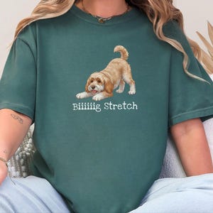 Camiseta divertida de Cockapoo de Comfort Colors, camiseta elástica extragrande, estampado artístico de perro Doodle juguetón, regalo para amantes de los Doodle marrones, regalo para mamás y papás de Cockapoo imagen 10