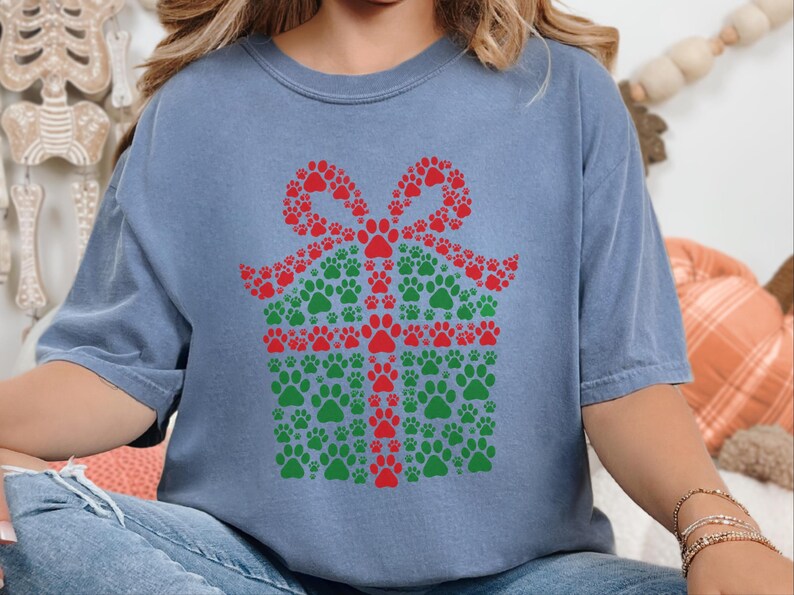 Christmas 2026 Shirt, Christmas Dog Mom Gift, Festive Pet Lover Tee, Holiday Dog Shirt image 5