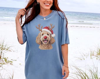 Camiseta de Natal para Goldendoodle, Presente para Mãe de Goldendoodle, Suéter de Natal para Cães, Camiseta de Moletom com Estampa de Rudolph Red Nose Doodle, Roupa Festiva para Amantes de Animais de Estimação