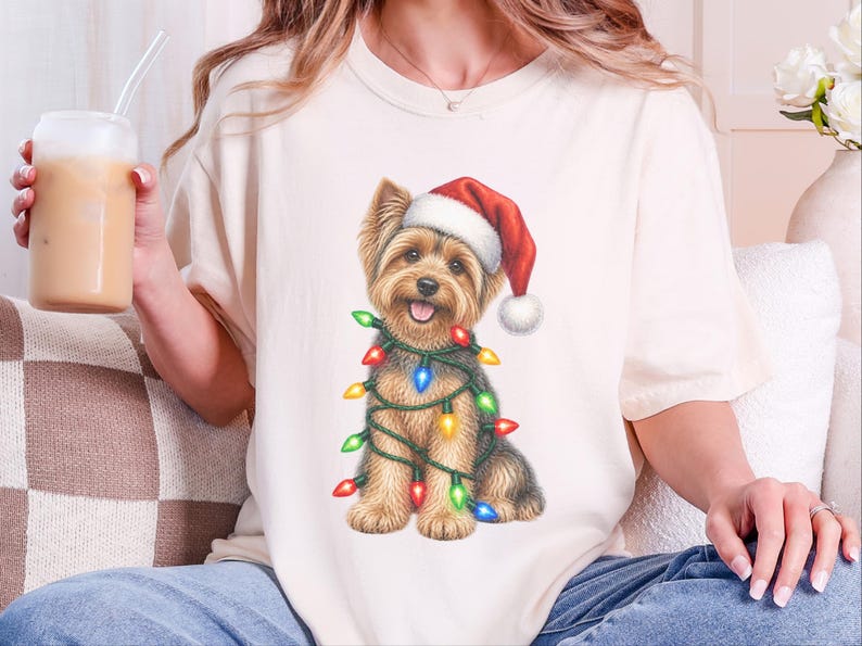 T-shirt de Noël Yorkshire Terrier, Cadeau de Noël Yorkshire Terrier, T-shirt de Noël pour chien, T-shirt Yorkshire Terrier, T-shirt pour chien avec bonnet de Père Noël, Cadeau pour amoureux des Yorkshire Terriers image 1