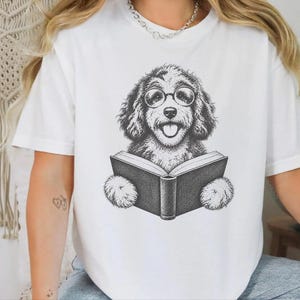 Maglietta per cani amanti dei libri, maglietta per amanti dei cani e dei libri, regalo per la mamma di un Aussiedoodle, maglietta per Aussiedoodle che legge, regalo per topi di biblioteca immagine 8
