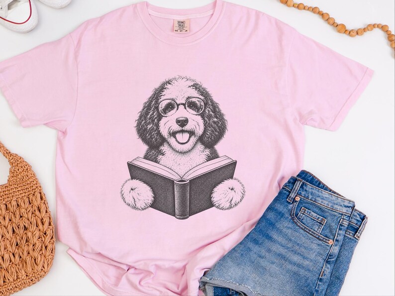 Camiseta de lectura para Sheepadoodle, camiseta para perros lectores, regalo para mamás de Sheepadoodle, regalo para amantes de los perros y los libros, camiseta vintage de biblioteca, camiseta para clubes de lectura imagen 7