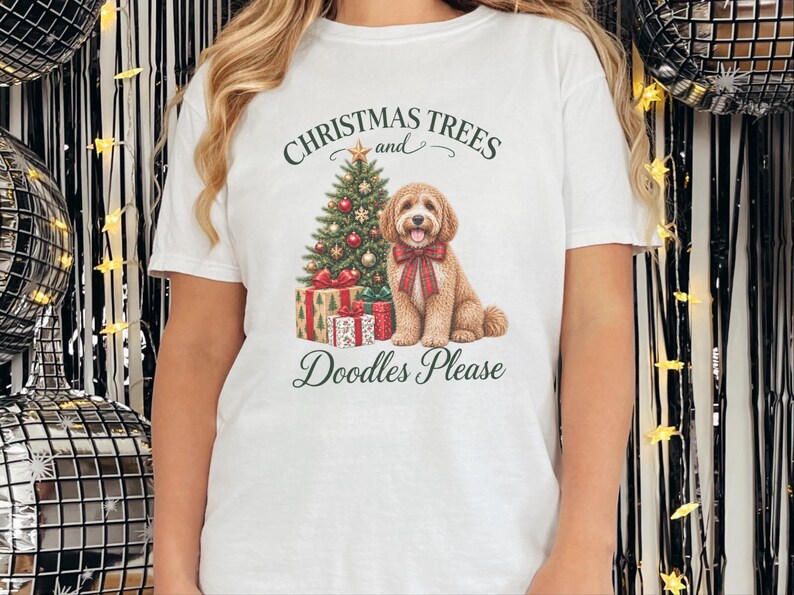 キャバプーのクリスマスシャツ、キャバプーママへのギフト、クリスマスツリーとドゥードル犬をお願いします、ドゥードル犬好きのシャツ、ホリデーペット好きへのギフト 画像 4