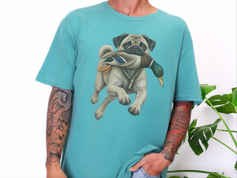 T-shirt met mopshondmotief voor eendenjagers, grappig cadeau voor eendenjacht, T-shirt voor watervogeljagers, shirt voor de jacht op wilde eenden, cadeau voor buitenjagers afbeelding 2