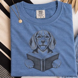 T-shirt Beagle, Cadeau pour amoureux des Beagles, T-shirt pour passionnés de lecture, T-shirt pour lecteurs et bibliophiles, T-shirt avec un chien qui lit, T-shirt bibliothèque, T-shirt livres image 2