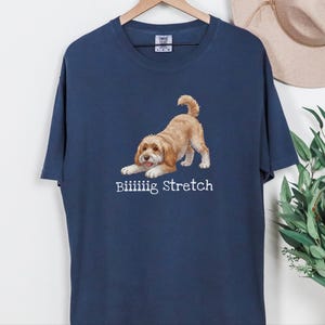 Camiseta divertida de Cockapoo de Comfort Colors, camiseta elástica extragrande, estampado artístico de perro Doodle juguetón, regalo para amantes de los Doodle marrones, regalo para mamás y papás de Cockapoo imagen 4