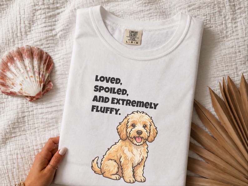 T-shirt Comfort Colors pour maman de Cockapoo, T-shirt « Aimée, gâtée et extrêmement douce », T-shirt pour propriétaire de Goldendoodle, Vêtements pour amoureux des chiens Cavapoo image 8
