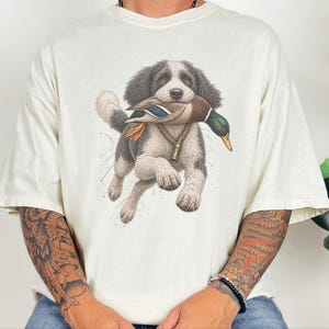 Sheepadoodle-Shirt, Geschenk für Entenjäger, Wasservogeljäger-Shirt, Sheepadoodle-Papa, Jagdhund-Kunst, Outdoor-Jagd-Shirt Bild 10