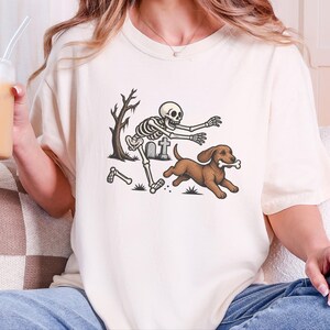 Halloween T-shirt met Teckel, cadeau met skelethond, Halloween T-shirt met Doxie-print, T-shirt met Wienerhond, grappig griezelig Doberman-shirt afbeelding 6
