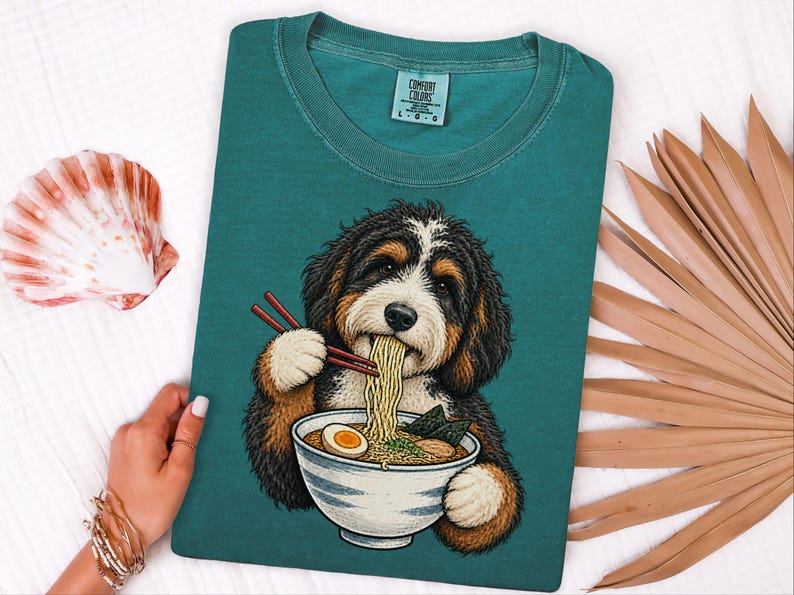 Bernedoodle Ramen T-shirt, cadeau voor ramenliefhebbers, cadeau voor Bernedoodle hondenmoeder, T-shirt met Japans eten, grappig T-shirt met hondenprint afbeelding 3