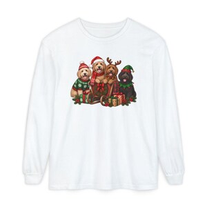 Goldendoodle Christmas Shirt, Holiday Dog Lover Gift, Festive Puppy Sweatshirt, Winter Doodle Tee afbeelding 14
