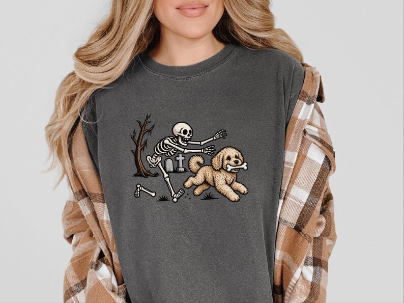 Camiseta de Halloween para Maltipoo, Camiseta de perro esqueleto, Regalo divertido de Halloween para perros, Camiseta espeluznante para dueños de mascotas, Camiseta para amantes de los Maltipoo imagen 5