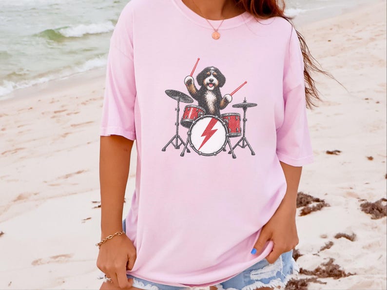 Bernedoodle-Shirt, Geschenk für Schlagzeuger, Rockband-T-Shirt, Geschenk für Musikliebhaber, Geschenk für Bernedoodle-Mama, Schlagzeuger-Shirt Bild 9