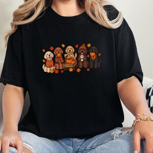 Camiseta de otoño para labradoodles, regalo para amantes de los perros en otoño, sudadera acogedora de la temporada de calabazas, camiseta para mamás de labradoodles imagen 1