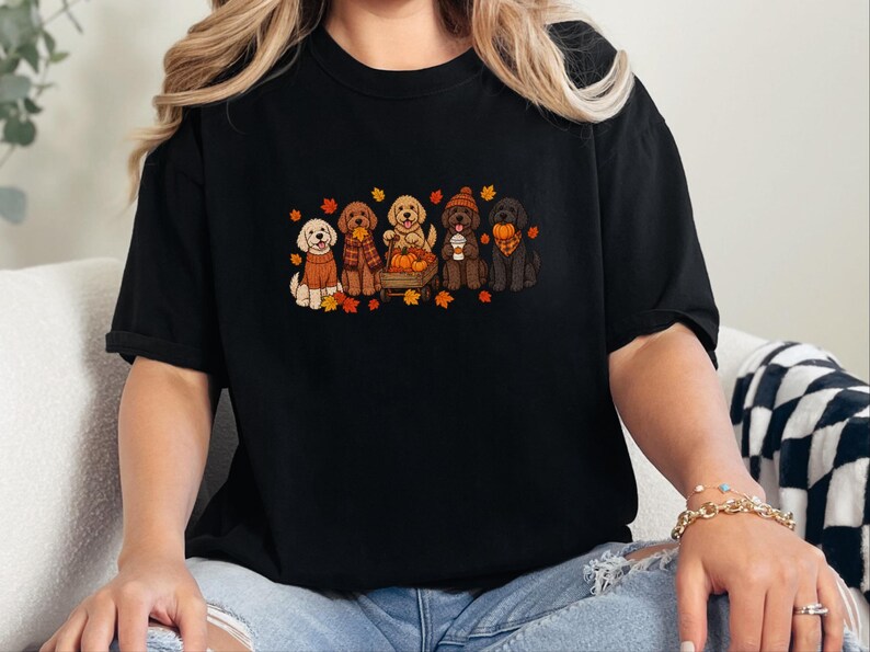 Camiseta de otoño para labradoodles, regalo para amantes de los perros en otoño, sudadera acogedora de la temporada de calabazas, camiseta para mamás de labradoodles imagen 1