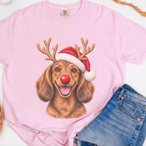 Weihnachtsshirt mit Dackel, Weihnachtsgeschenk für Dackel, Festlicher Hundepullover, Dackel-Mama-Shirt, Festliches T-Shirt für Hundeliebhaber Bild 1
