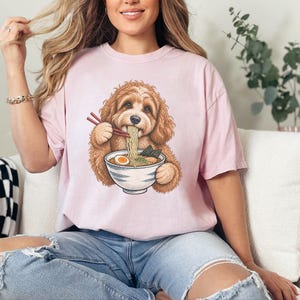 Koszulka Cavapoo, prezent dla miłośnika Cavapoo, koszulka z ramenem, prezent dla mamy Cavapoo, koszulka dla miłośnika makaronu, prezent dla japońskiego jedzenia, bluza z ramenem zdjęcie 7