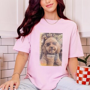Koszulka Comfort Colors Dog Coffee, koszulka Time For Coffee | Bluza Goldendoodle Labradoodle Aussiedoodle | Znawca mrożonej kawy Cavapoo zdjęcie 9