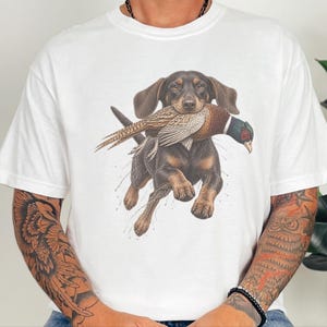 Camiseta de caza de teckel, regalo de caza de faisanes, camiseta de perro salchicha, camiseta de perro de caza de aves, regalo de cazador de tierras altas imagen 4