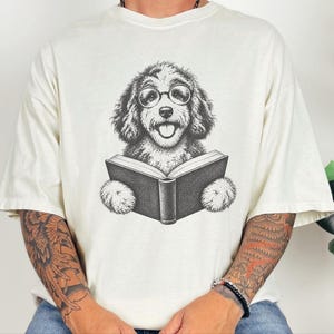 Maglietta per cani amanti dei libri, maglietta per amanti dei cani e dei libri, regalo per la mamma di un Aussiedoodle, maglietta per Aussiedoodle che legge, regalo per topi di biblioteca immagine 10