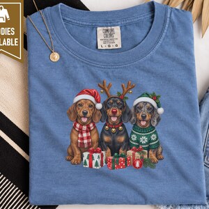 Christmas Dachshund Sweatshirt, Holiday Wiener Dog Shirt, Doxie Mom Gift, Festive Puppy Crewneck, Christmas Dog Lover Gift afbeelding 7