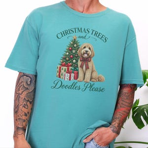 Cockapoo kerstshirt, kerstshirt voor huisdieren, cadeau voor cockapoo-liefhebbers, kerstbomen en doodles graag afbeelding 4
