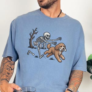 Camiseta Cavapoo, Camiseta de Perro Esqueleto, Camiseta de Perro de Halloween, Camiseta de Perro Espeluznante, Regalo para Mamá Cavapoo, Camiseta para Amantes de los Perros, Camiseta de Halloween de Esqueleto imagen 10