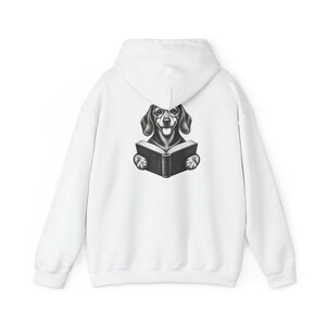 Camiseta de lectura para perros salchicha, regalo para amantes de los libros, camiseta de biblioteca para perros salchicha, regalo para mamás de perros salchicha, camiseta de biblioteca para perros salchicha imagen 12