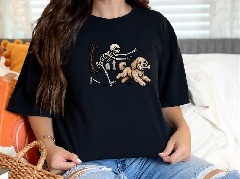 Camiseta de Halloween para Maltipoo, Camiseta de perro esqueleto, Regalo divertido de Halloween para perros, Camiseta espeluznante para dueños de mascotas, Camiseta para amantes de los Maltipoo imagen 3