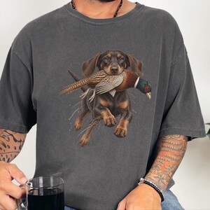 Camiseta de caza de teckel, regalo de caza de faisanes, camiseta de perro salchicha, camiseta de perro de caza de aves, regalo de cazador de tierras altas imagen 9