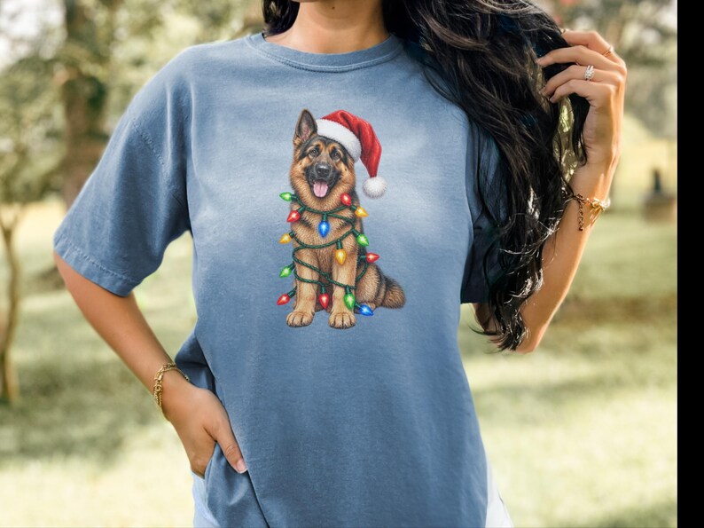 Camiseta navideña de pastor alemán, regalo navideño para perros, sudadera para mamás de pastor alemán, camiseta con luces navideñas, regalo para dueños de perros imagen 10