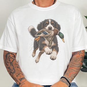 Bernedoodle jachtshirt, cadeau voor watervogeljager, shirt voor eendenjacht, T-shirt voor sportieve honden, cadeau voor Bernedoodle-eigenaar afbeelding 9