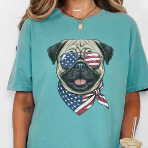Comfort Colors Patriotisch Hondenshirt, Grappige Mopshond Sweatshirt, Patriotisch T-shirt met Amerikaanse Vlag en Mopshond, Shirt voor de Amerikaanse Onafhankelijkheidsdag (4 juli) afbeelding 9