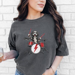 Aussiedoodle Rock Drummer Shirt, Drumspeler T-shirt, Cadeau voor Muziekliefhebber, Hondenbandshirt afbeelding 6