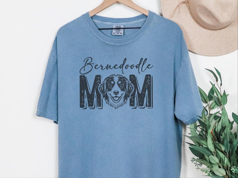 Comfort Colors T-shirt « Maman Bernedoodle hurlant à la lune », T-shirt chien rigolo, T-shirt années 90, Cadeaux amusants pour propriétaires de chiens, Hurlement à la lune, T-shirt chien rigolo image 4