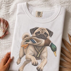 T-shirt met mopshondmotief voor eendenjagers, grappig cadeau voor eendenjacht, T-shirt voor watervogeljagers, shirt voor de jacht op wilde eenden, cadeau voor buitenjagers afbeelding 3