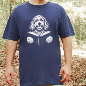 Camiseta para perro lector, camiseta para perro aficionado a los libros, regalo para amantes de los Cockapoo, camiseta de biblioteca, regalo vintage para mamás de Doodle, regalo para dueños de perros imagen 8